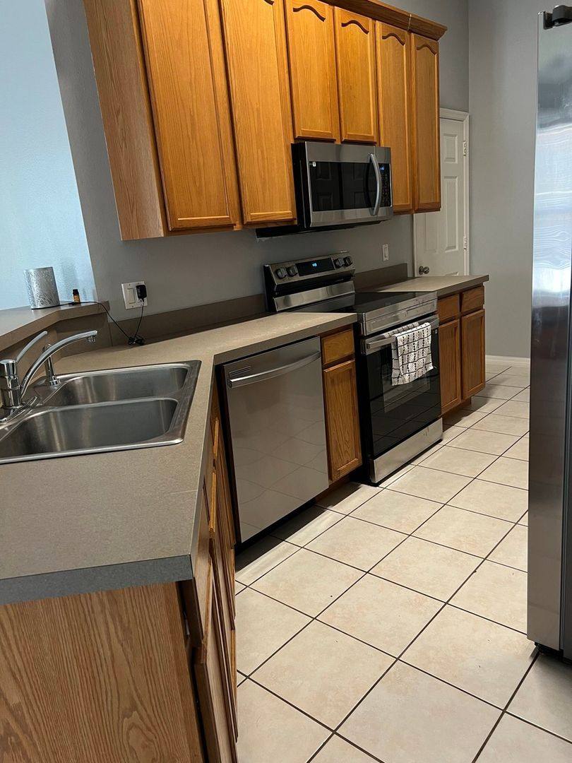 Townhouse for rent at 1606 Connecticut Ave, Saint Cloud, FL 34769