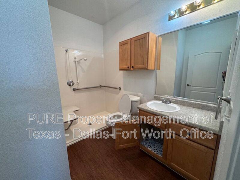 Apartment for rent at 400 Glade Rd, Grapevine, TX 76051