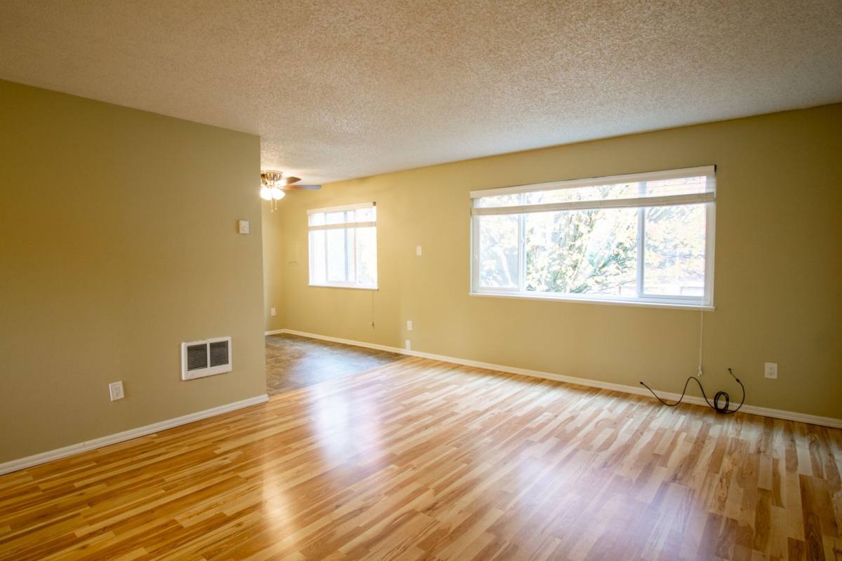 Apartment for rent at 1547 SE Stark St, Portland, OR 97214