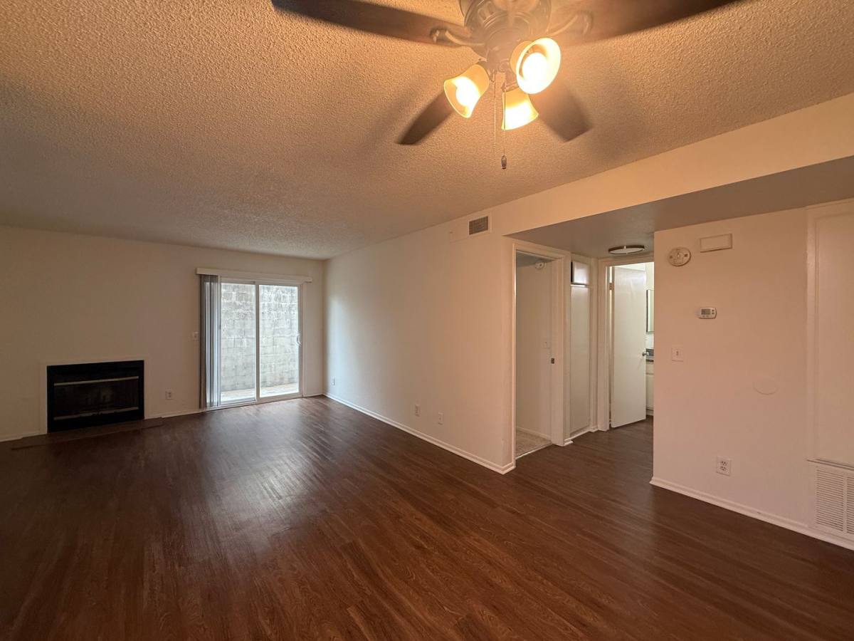 Apartment for rent at 3127 Foothill Blvd, La Crescenta, CA 91214