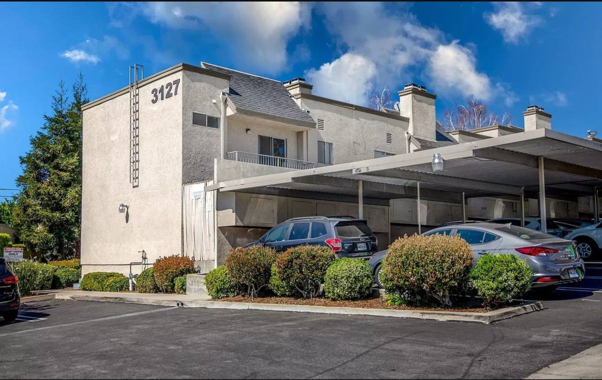 Apartment for rent at 3127 Foothill Blvd, La Crescenta, CA 91214
