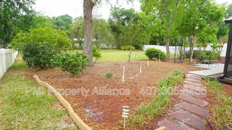 House for rent at 1521 Parkglen Circle, Apopka, FL 32712
