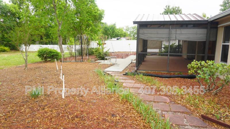 House for rent at 1521 Parkglen Circle, Apopka, FL 32712