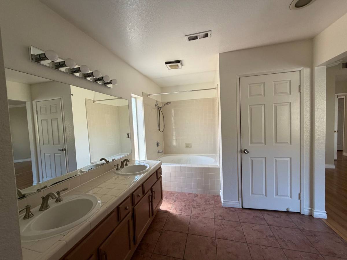 House for rent at 11095 Avenida De Los Lobos, San Diego, CA 92127