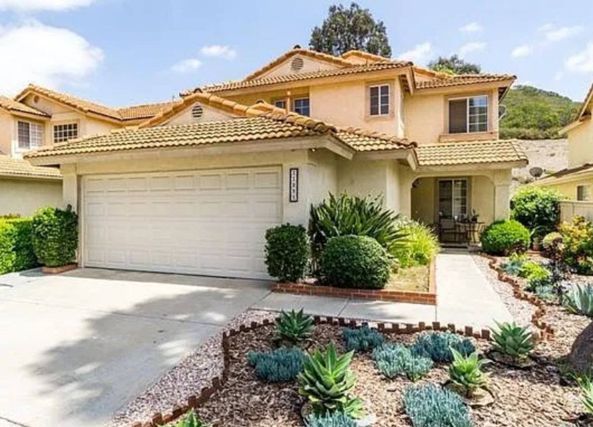 House for rent at 11095 Avenida De Los Lobos, San Diego, CA 92127