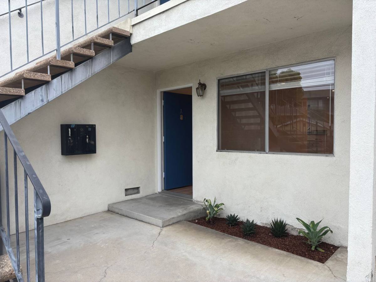 Townhouse for rent at 414 N Columbus Ave, Glendale, CA 91203