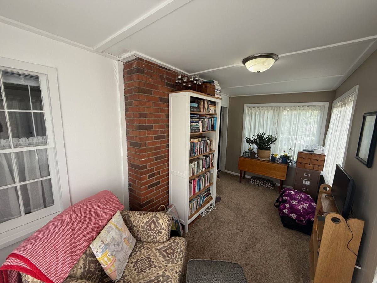 Apartment for rent at 31 Winona St W, Saint Paul, MN 55107