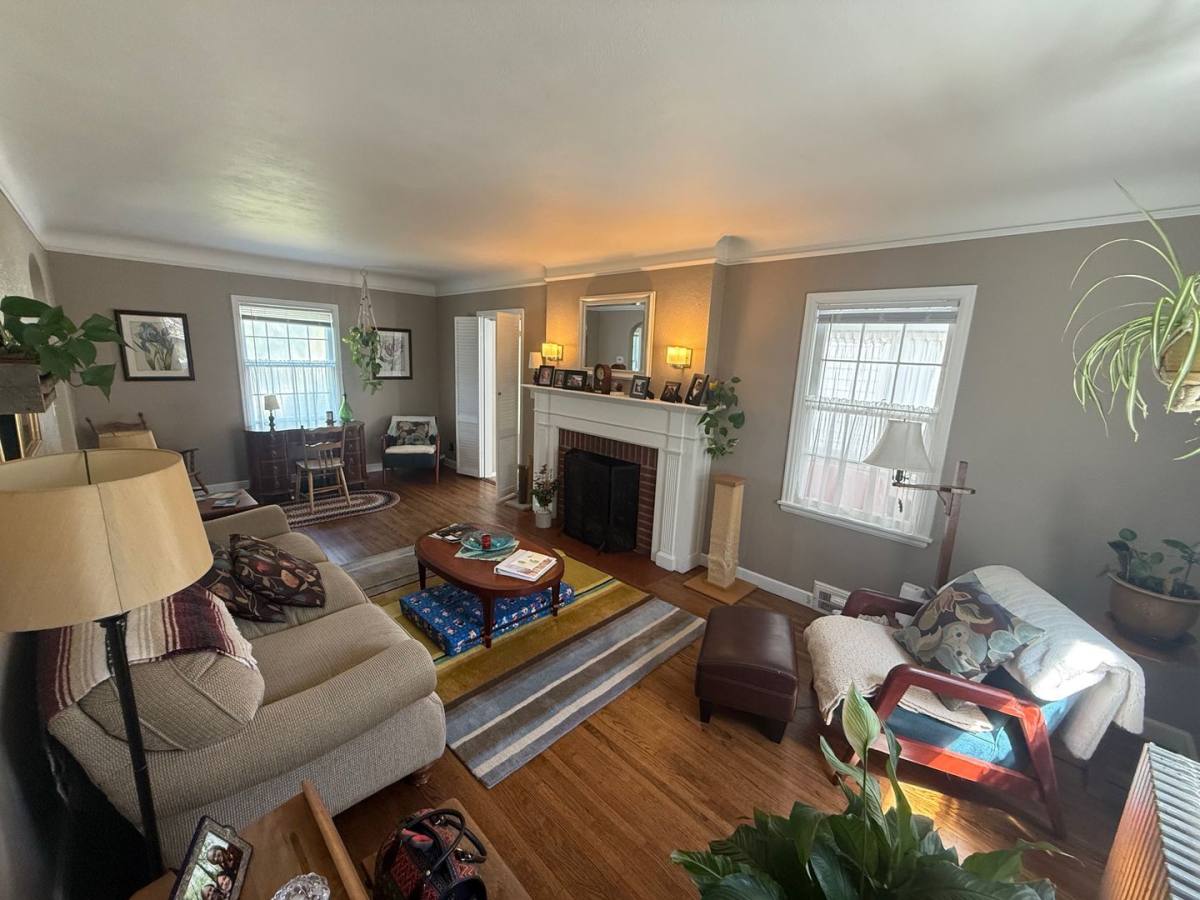 Apartment for rent at 31 Winona St W, Saint Paul, MN 55107
