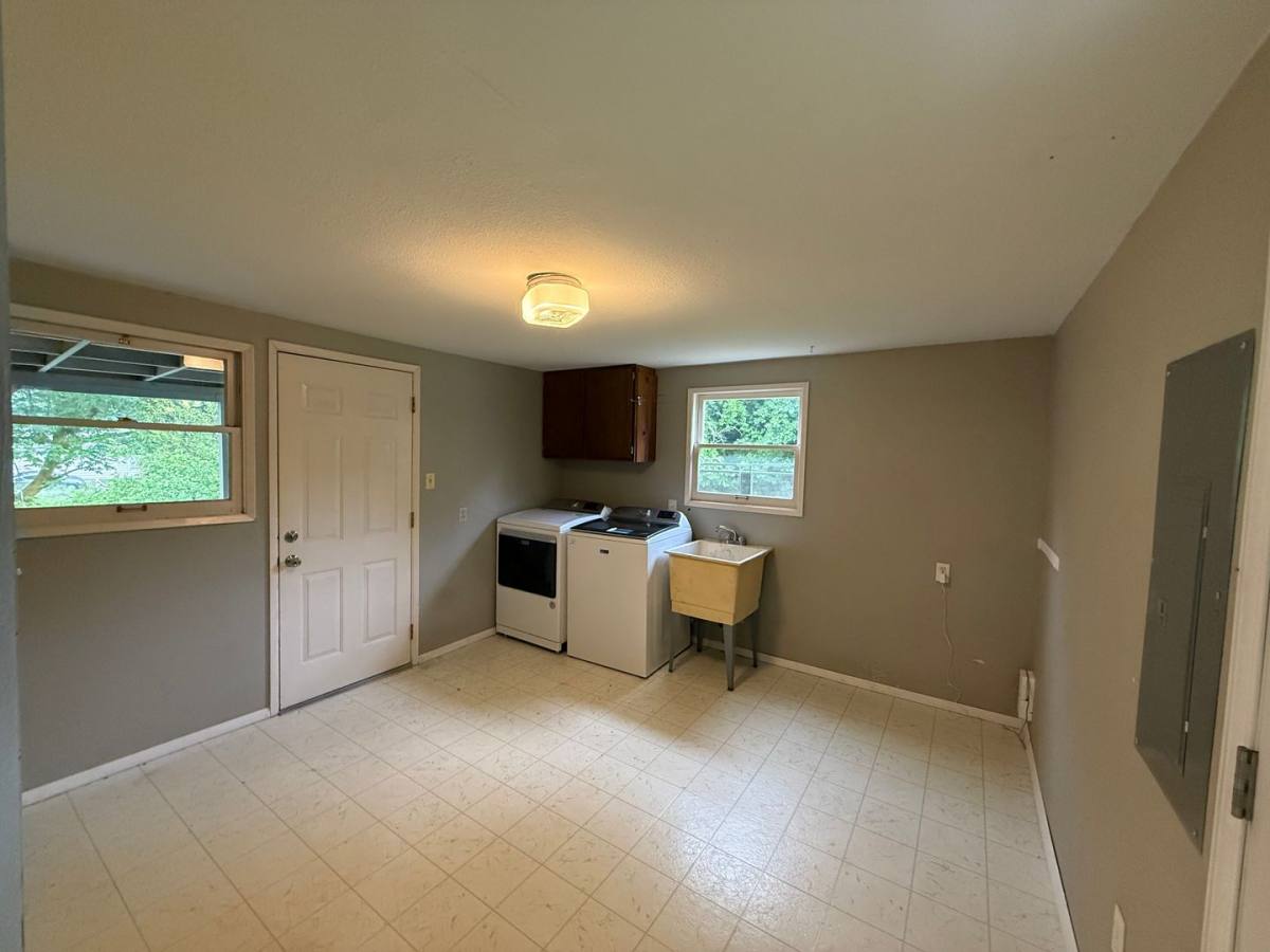 House for rent at 16318 48th Ave W, Edmonds, WA 98026