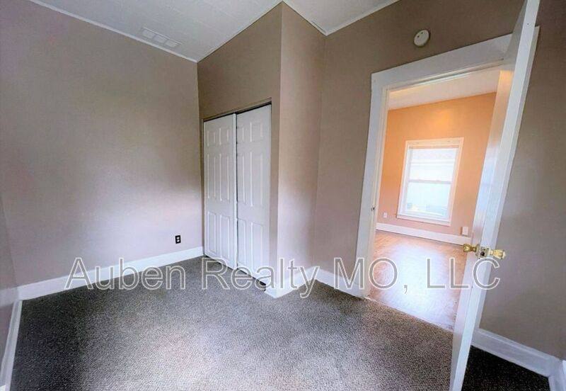 House for rent at 65 S 19th St, Kansas City, KS 66102