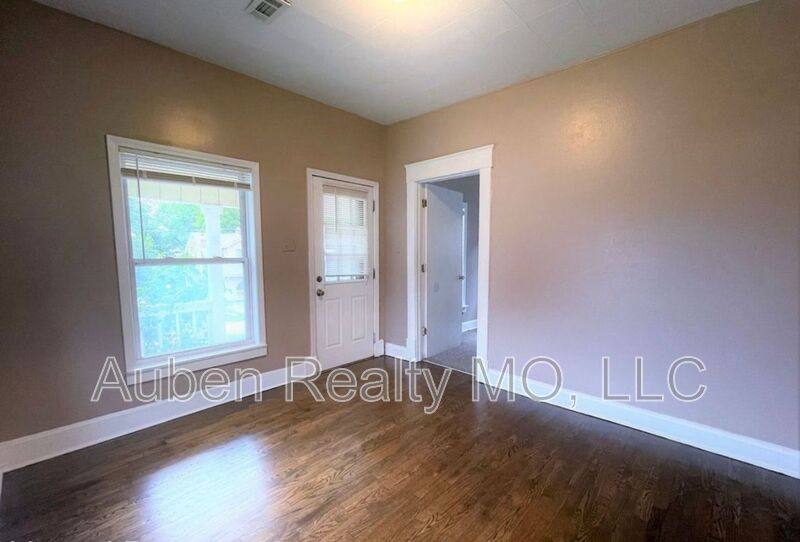 House for rent at 65 S 19th St, Kansas City, KS 66102