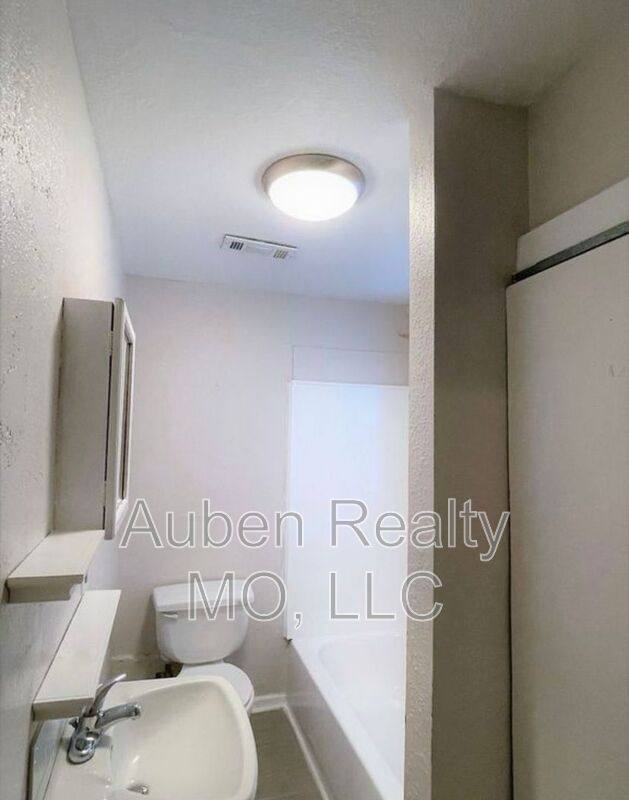 House for rent at 65 S 19th St, Kansas City, KS 66102