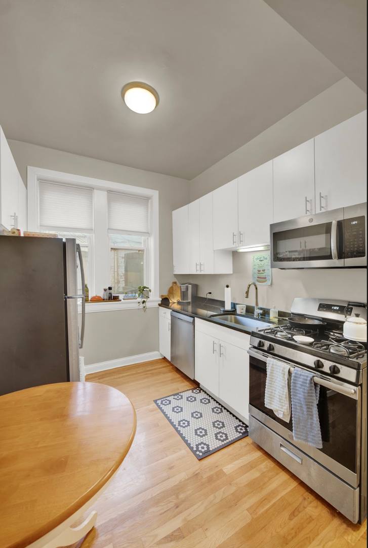 Apartment for rent at 2548 N Burling St, Chicago, IL 60614