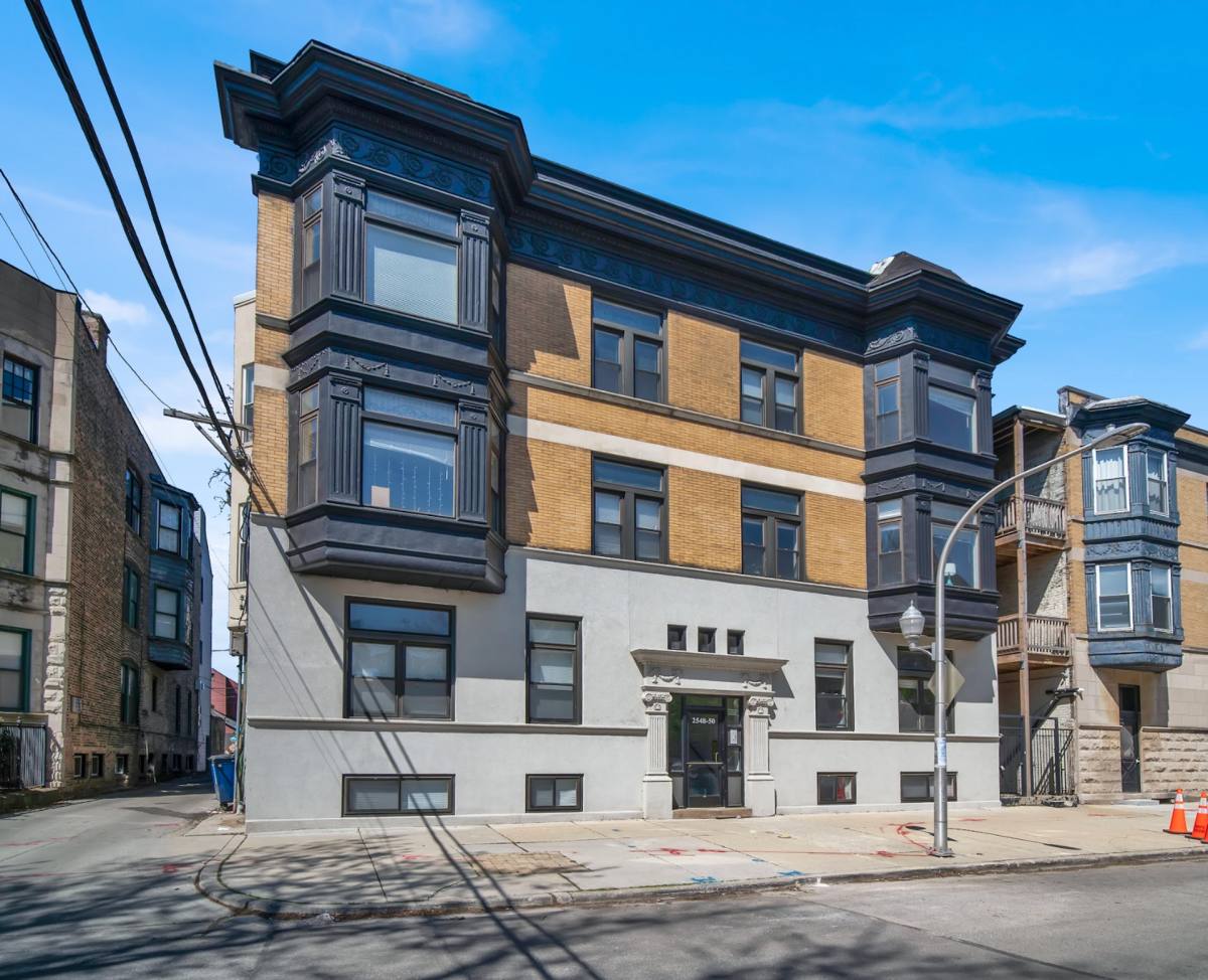 Apartment for rent at 2548 N Burling St, Chicago, IL 60614