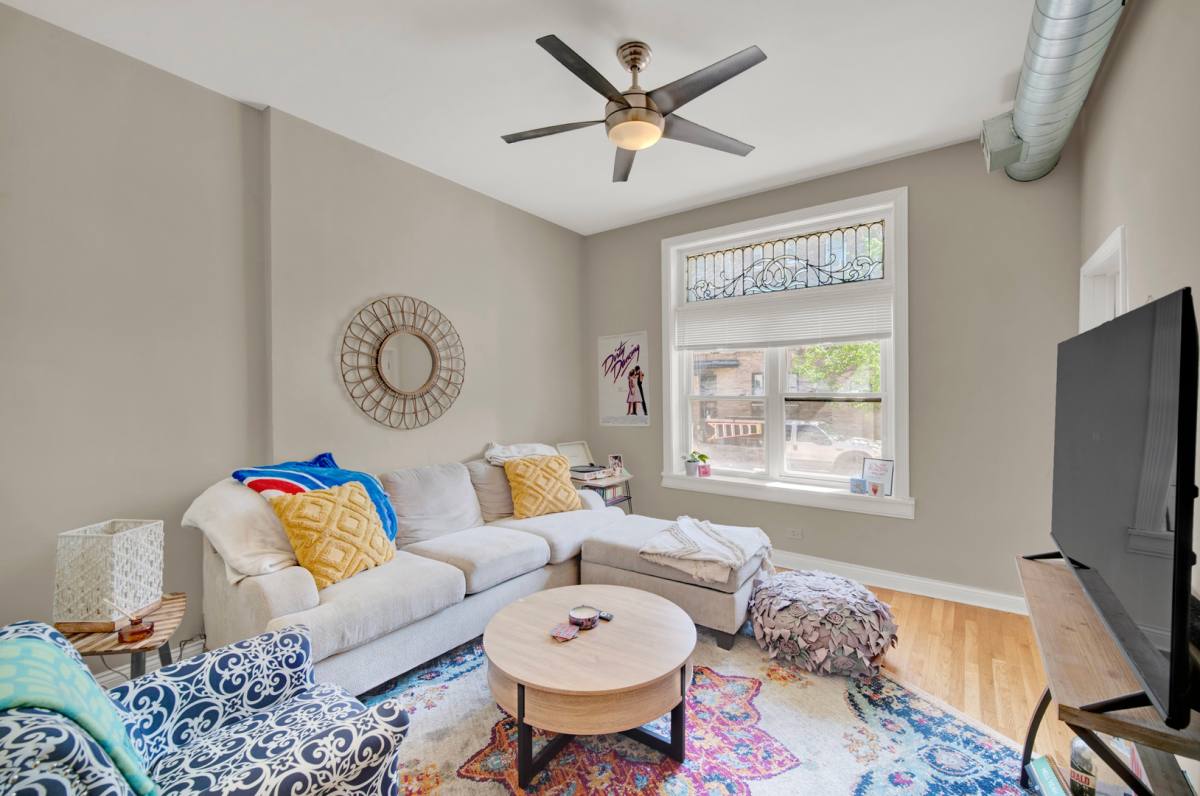 Apartment for rent at 2548 N Burling St, Chicago, IL 60614