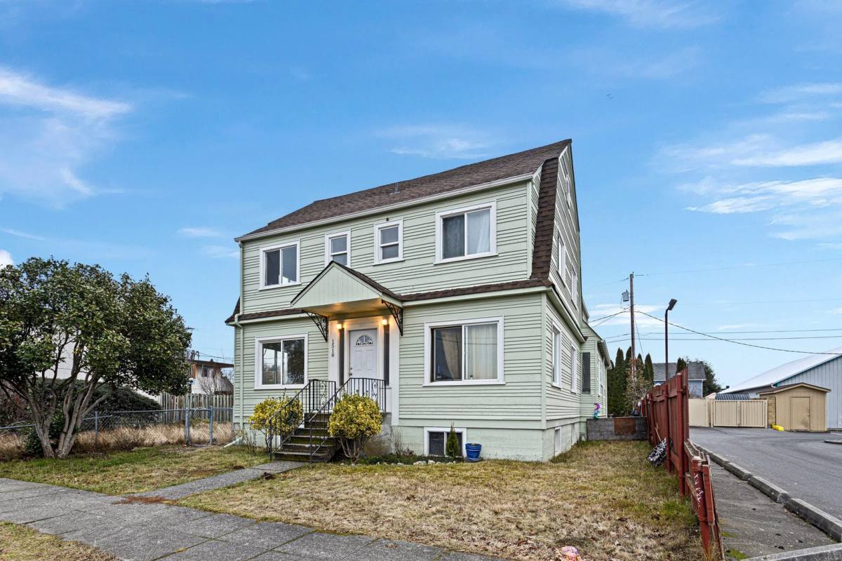 Apartment for rent at 1518 7th St, Marysville, WA 98270