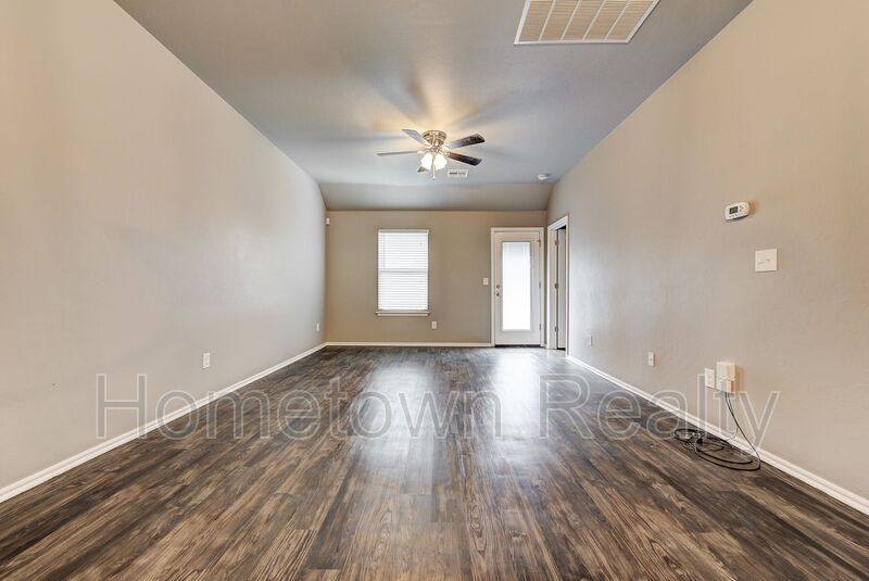 Apartment for rent at 11206 NW 114th St, Yukon, OK 73099