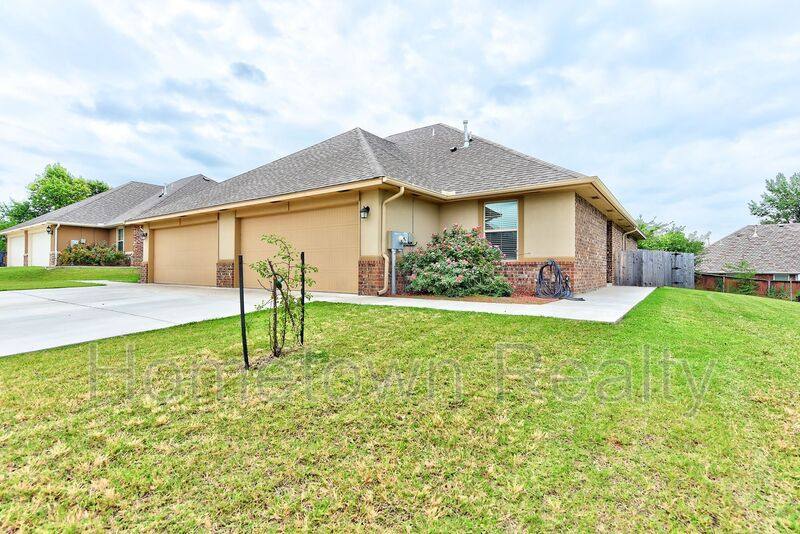 Apartment for rent at 11206 NW 114th St, Yukon, OK 73099