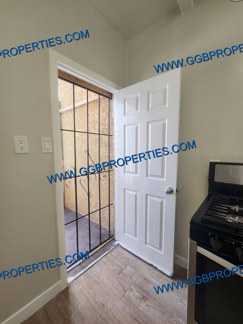 Apartment for rent at 424 E 16th St, Long Beach, CA 90813