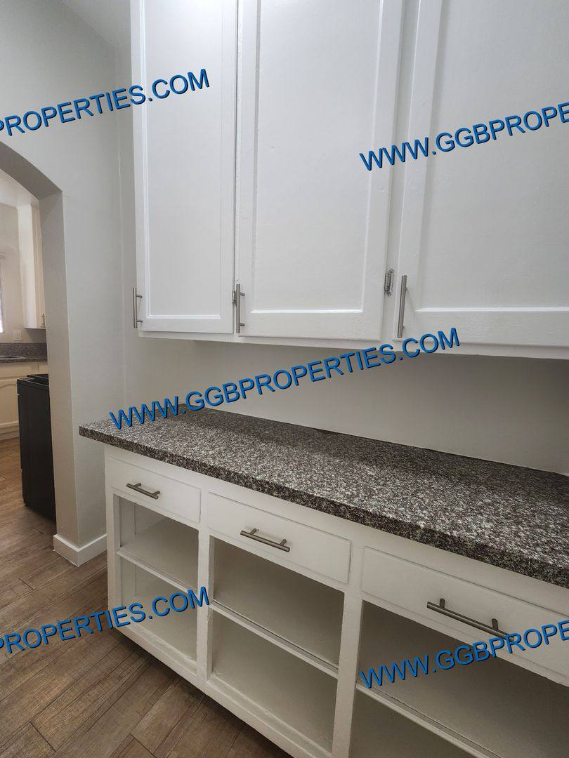 Apartment for rent at 424 E 16th St, Long Beach, CA 90813