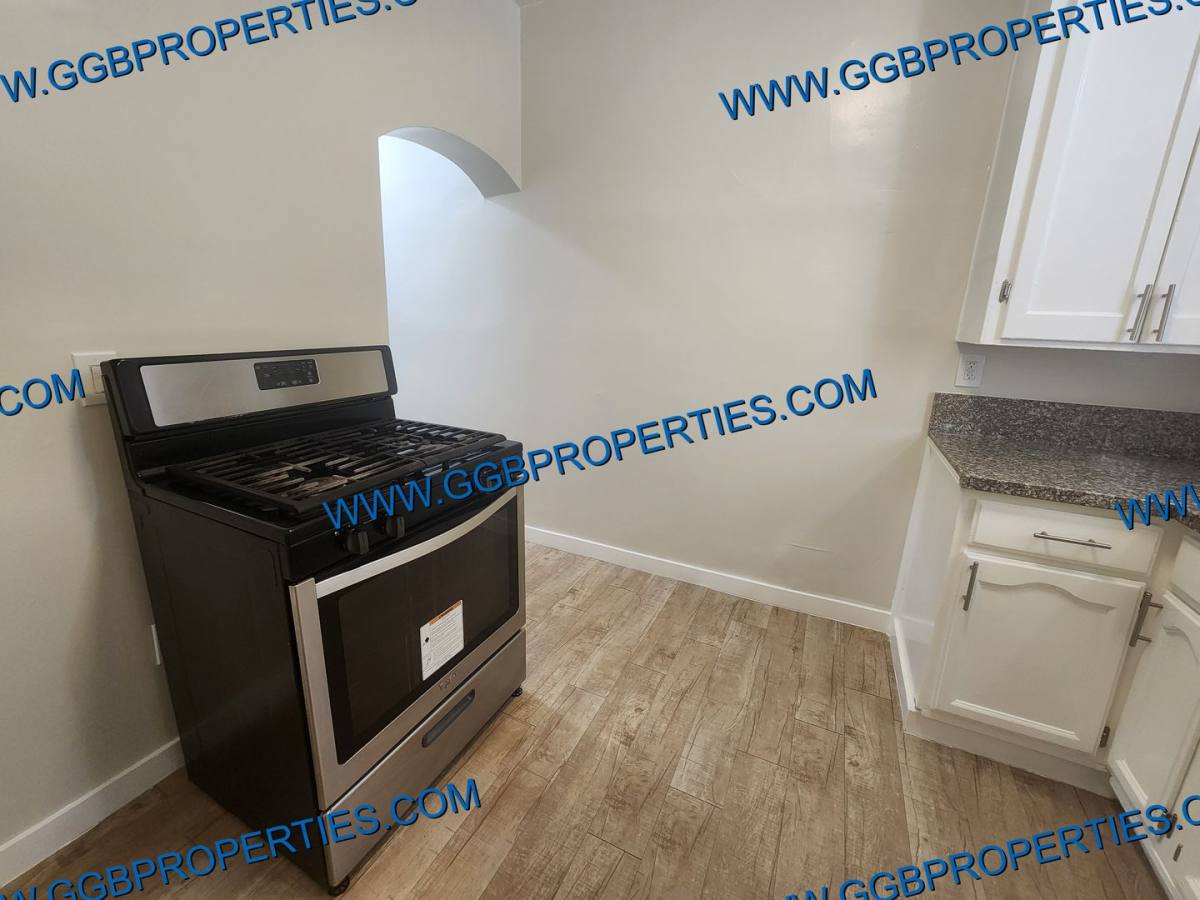 Apartment for rent at 424 E 16th St, Long Beach, CA 90813