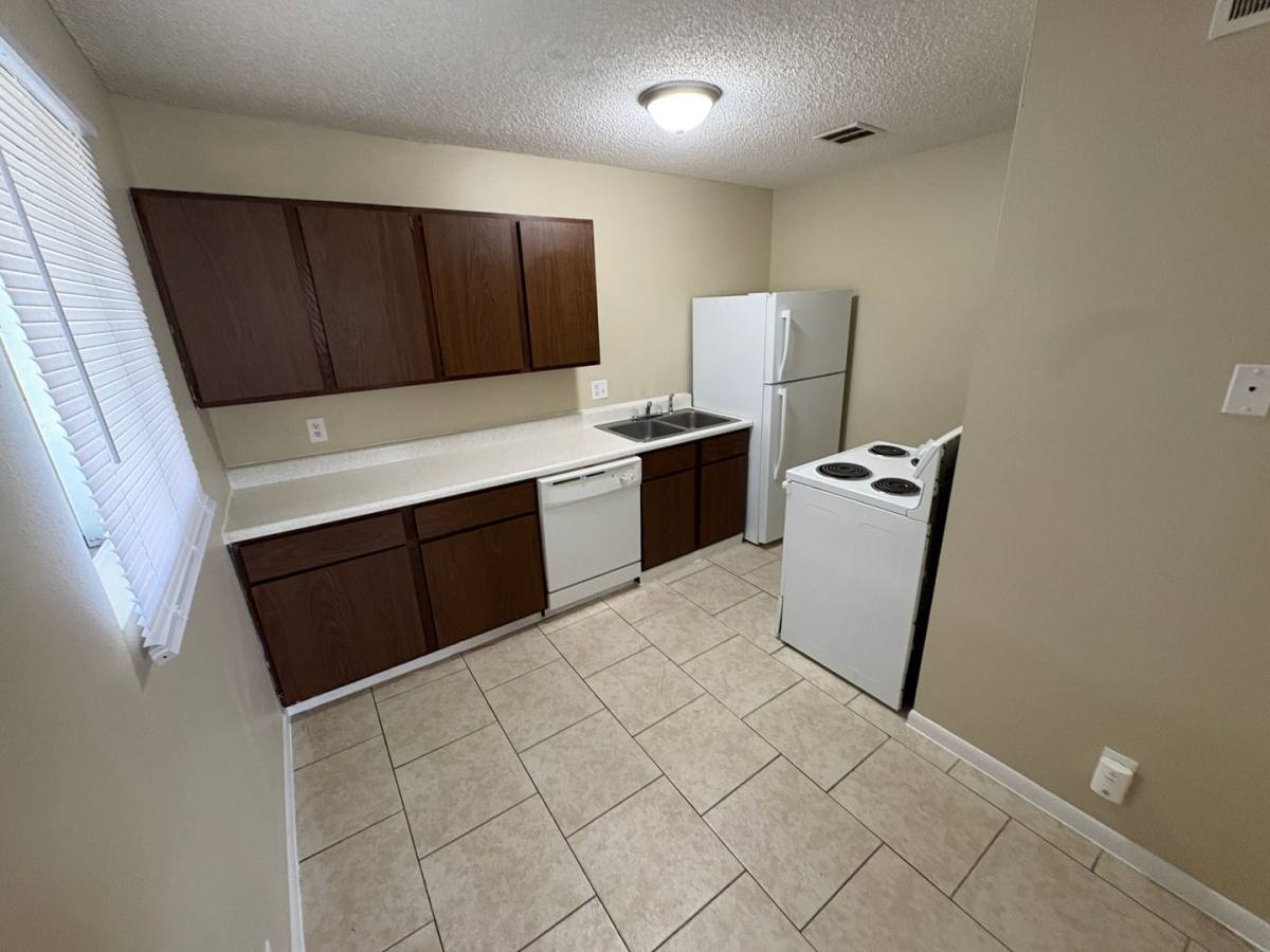 Apartment for rent at 2510 E St, Lincoln, NE 68510