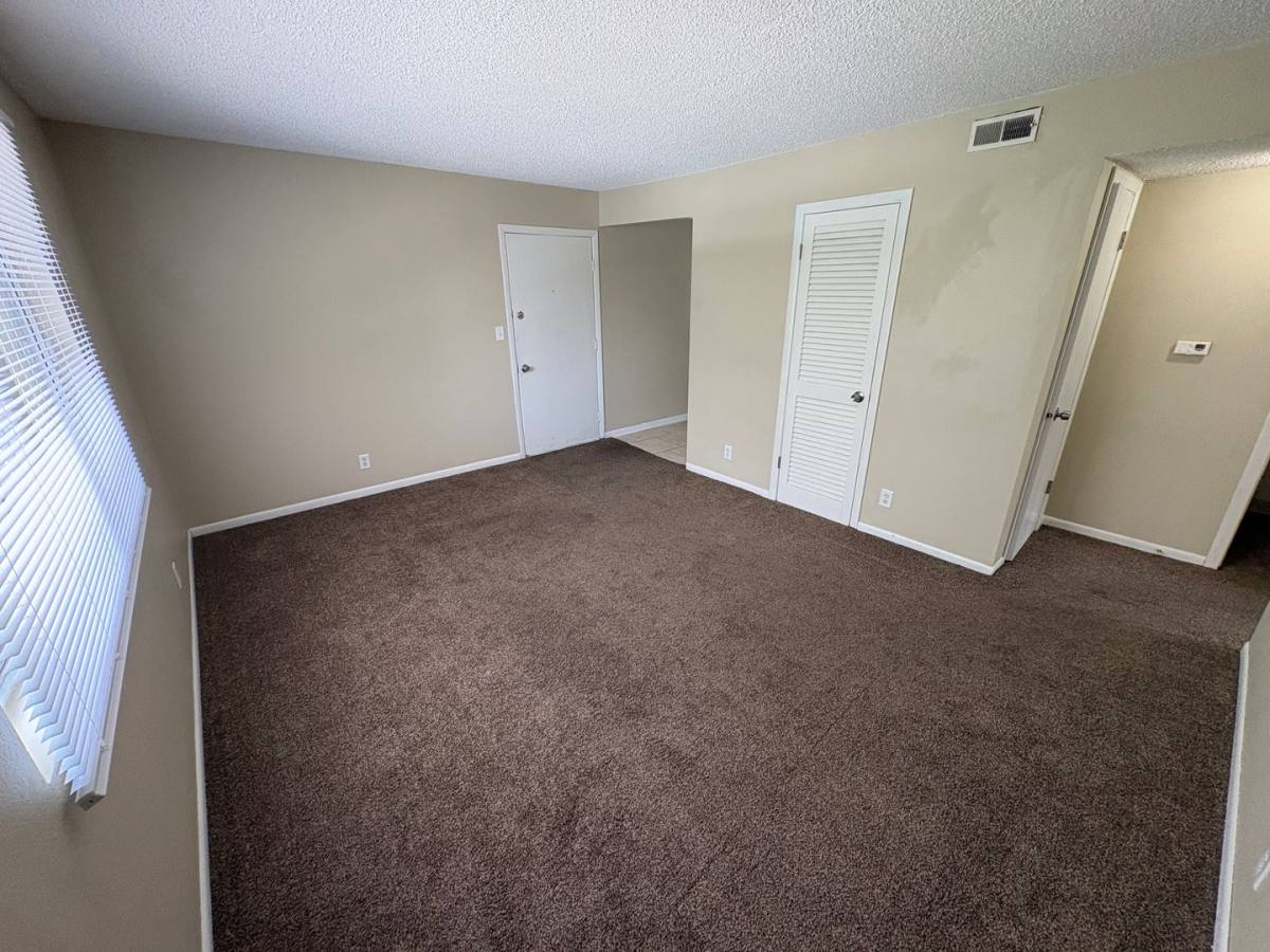 Apartment for rent at 2510 E St, Lincoln, NE 68510