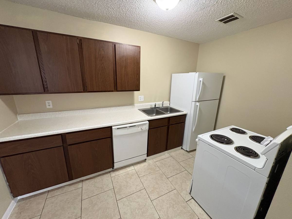 Apartment for rent at 2510 E St, Lincoln, NE 68510