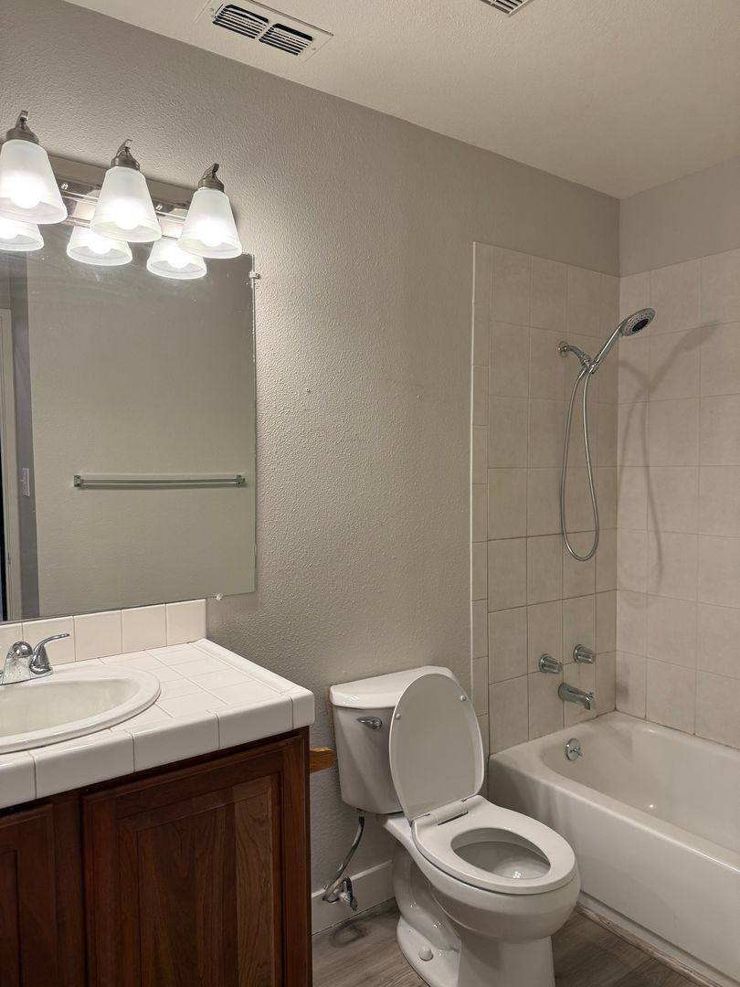 House for rent at 3095 Rosemont Dr, Sacramento, CA 95826