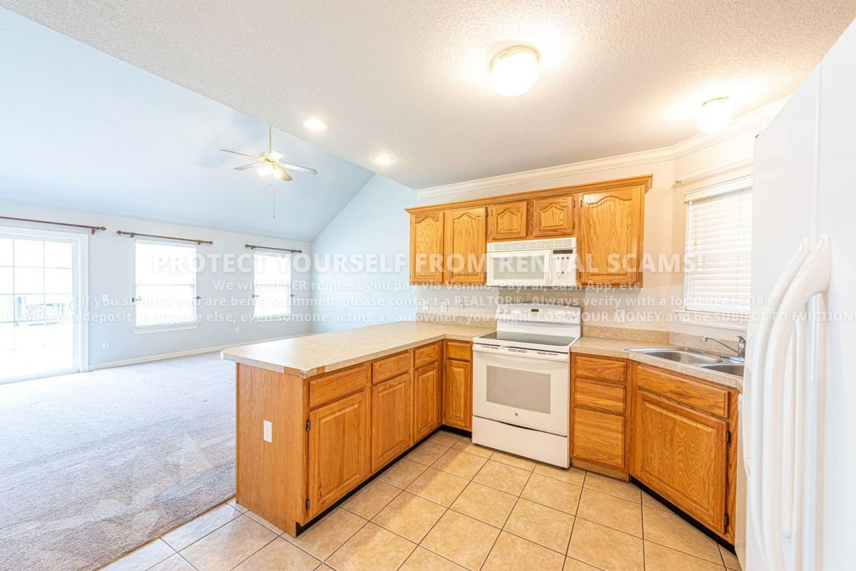 Apartment for rent at 245 Ravenwood Rd, Siloam Springs, AR 72761