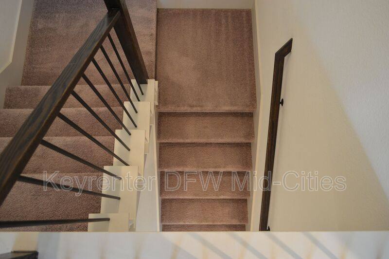 Townhouse for rent at 622 Cobblestone Lane, Irving, TX 75039