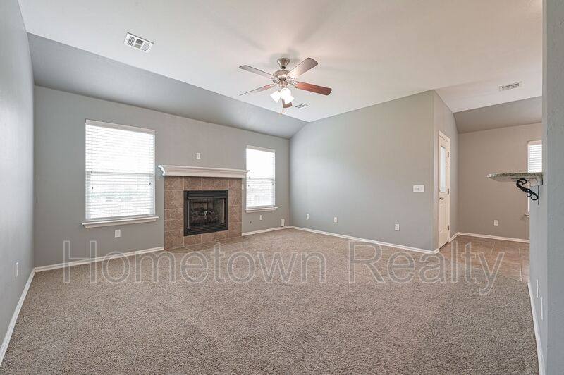 Apartment for rent at 11521 SW 24th St, Yukon, OK 73099