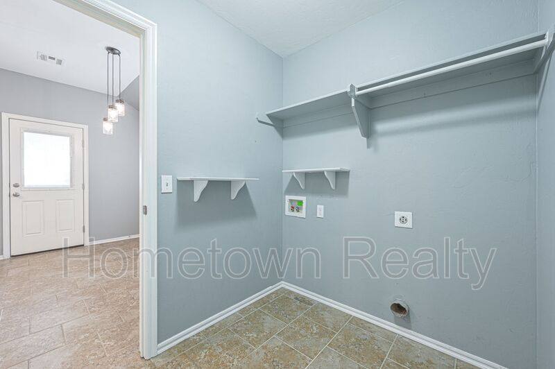 Apartment for rent at 11521 SW 24th St, Yukon, OK 73099