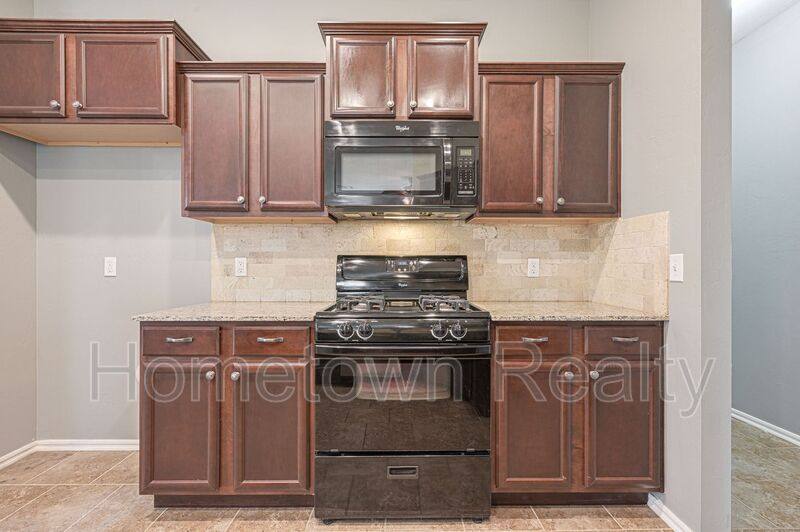 Apartment for rent at 11521 SW 24th St, Yukon, OK 73099