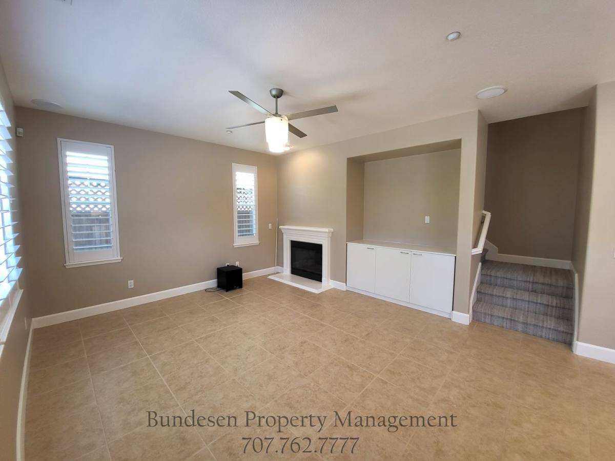 House for rent at 1727 Southgate Dr, Petaluma, CA 94954