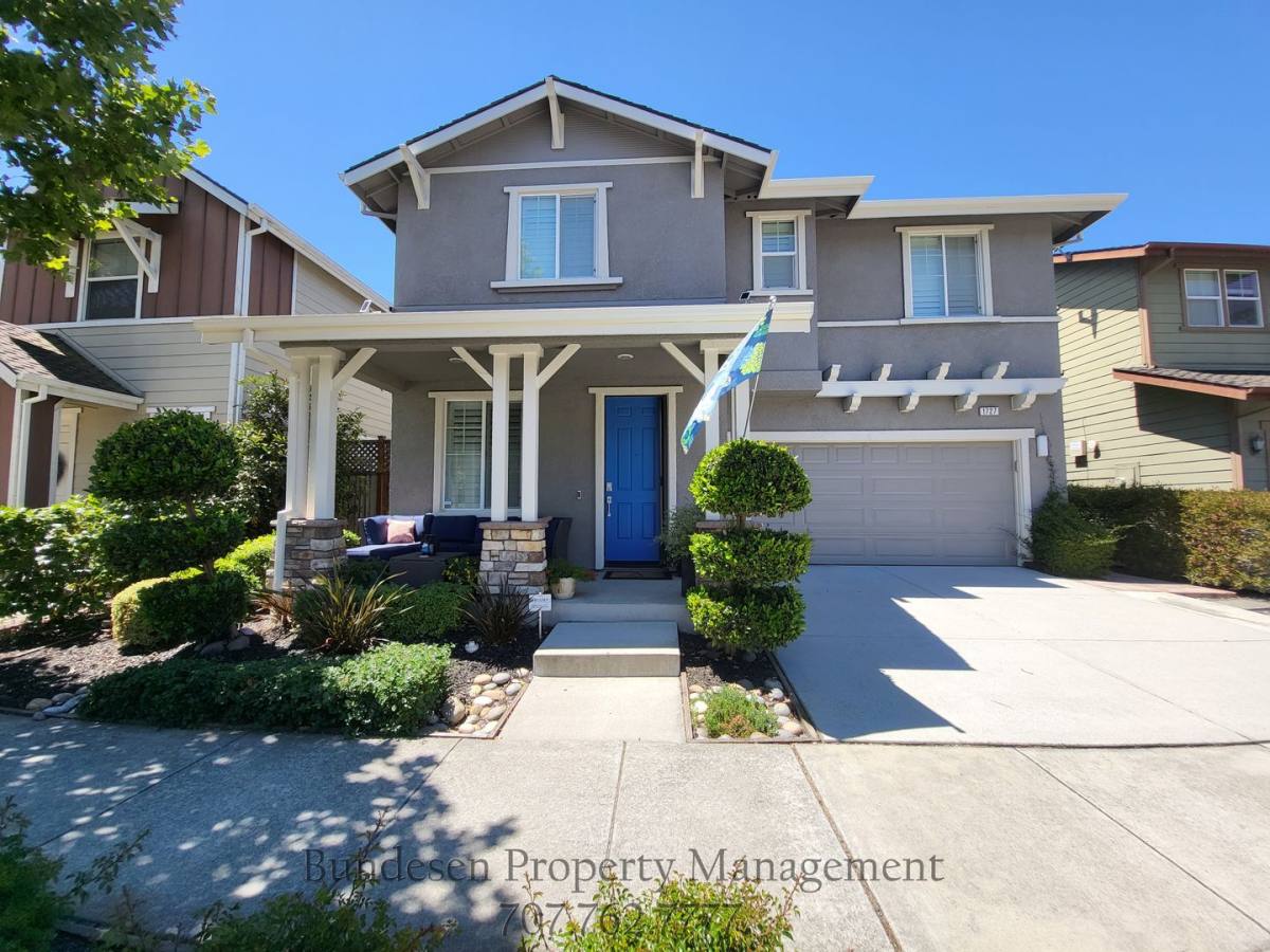 House for rent at 1727 Southgate Dr, Petaluma, CA 94954