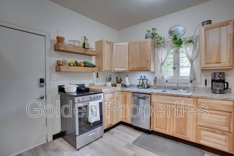 House for rent at 944 N 7th St, Coeur D Alene, ID 83814