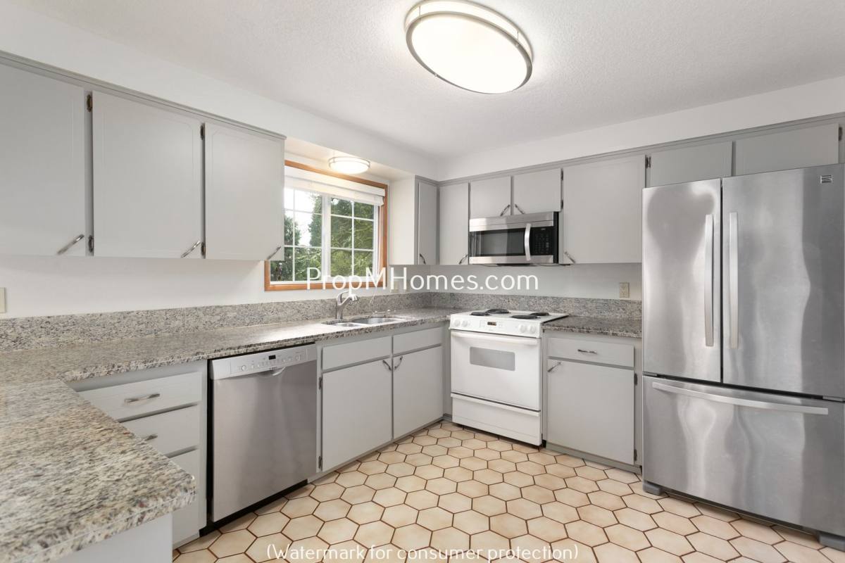 House for rent at 16524 SE Gordon St, Portland, OR 97267