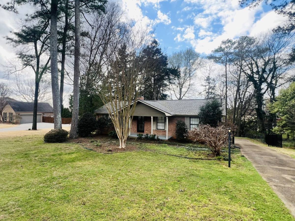House for rent at 4006 Devon St SE, Huntsville, AL 35802
