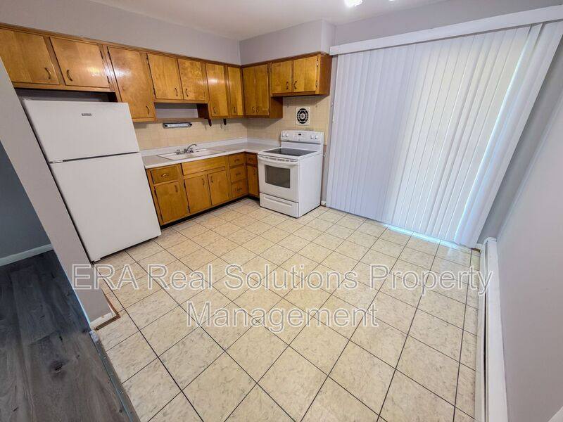 Apartment for rent at 233 Rockaway Ave #2, Cincinnati, OH 45233