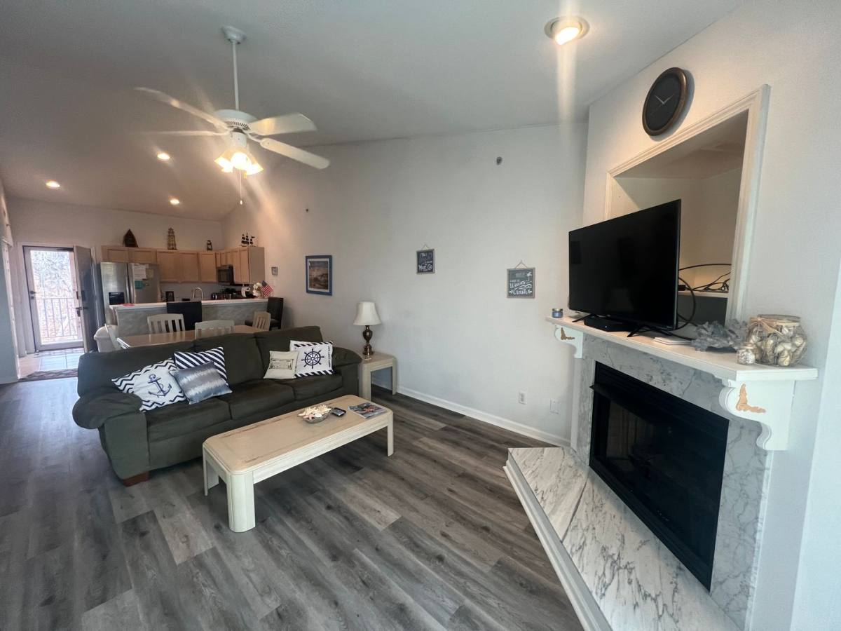 Condo for rent at 1441 Ledges Dr, Osage Beach, MO 65065
