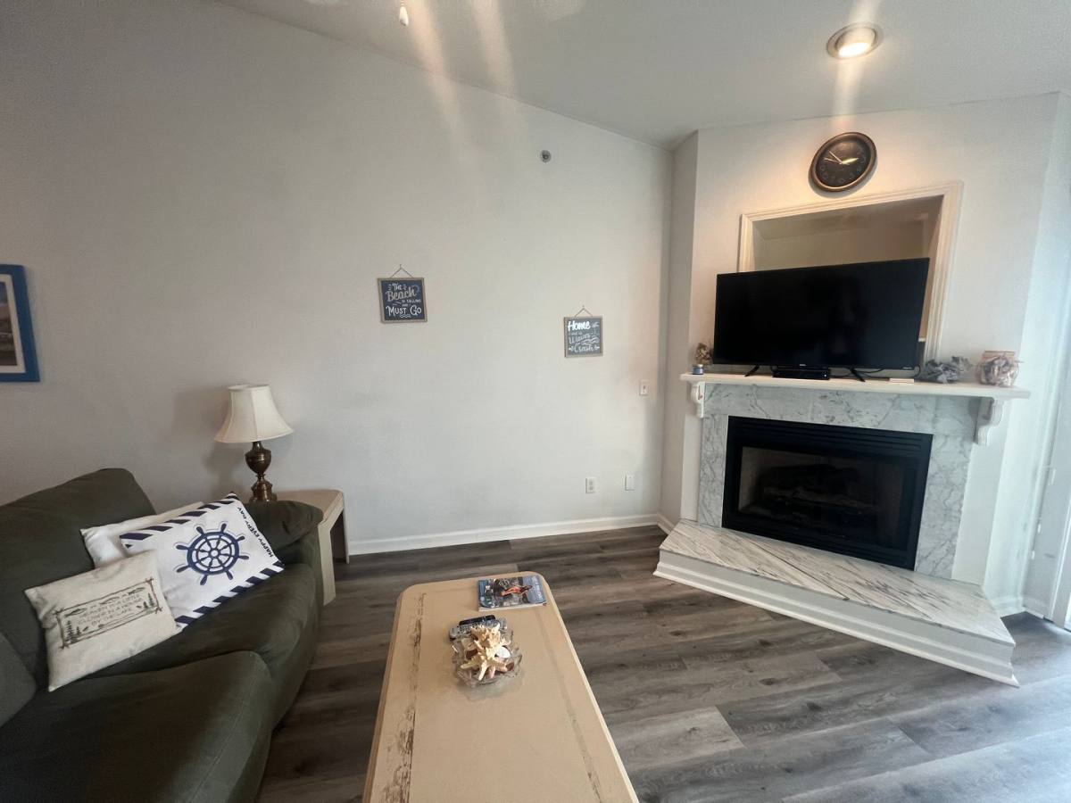Condo for rent at 1441 Ledges Dr, Osage Beach, MO 65065