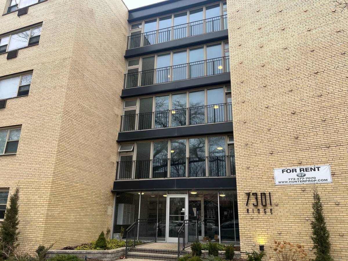 Apartment for rent at 7301 N Ridge, Chicago, IL 60645