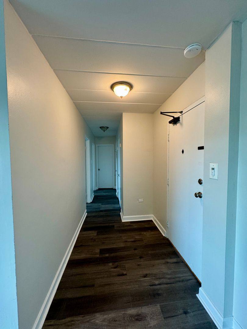Apartment for rent at 7301 N Ridge, Chicago, IL 60645