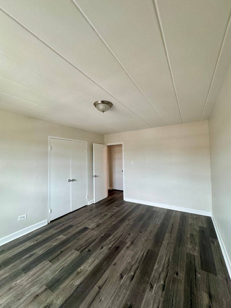 Apartment for rent at 7301 N Ridge, Chicago, IL 60645