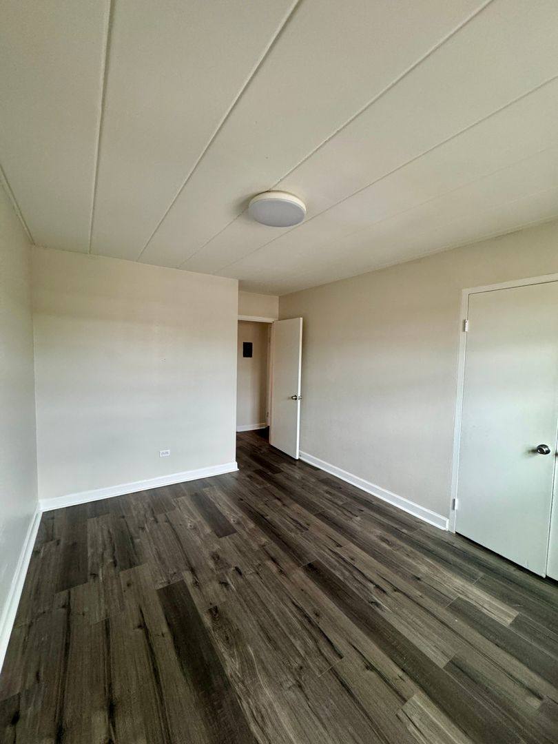 Apartment for rent at 7301 N Ridge, Chicago, IL 60645