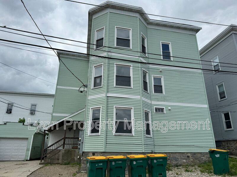 Apartment for rent at 19 Chester St #1F, Woonsocket, RI 02895