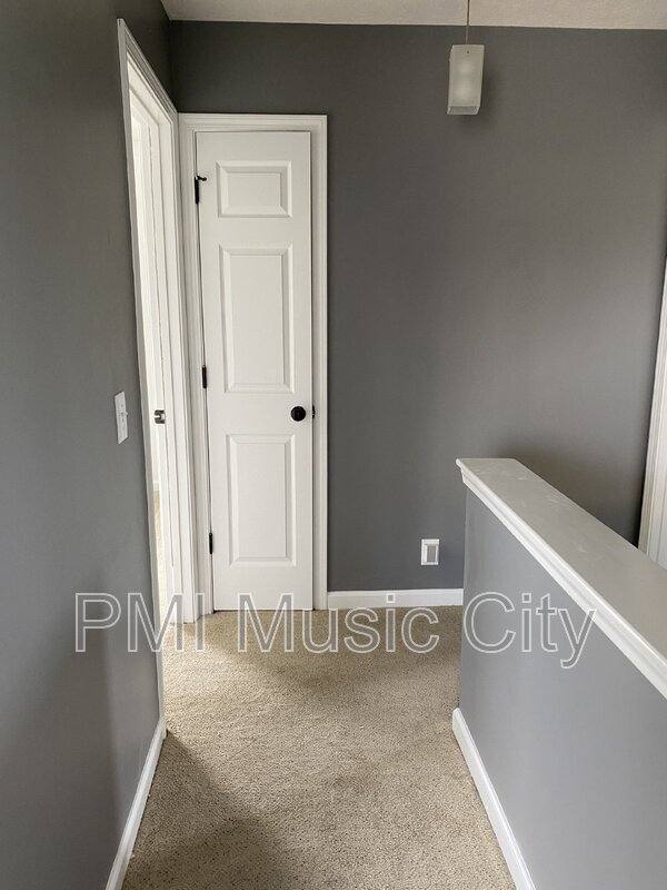House for rent at 3933 Bridgeview Lane, Nashville, TN 37221