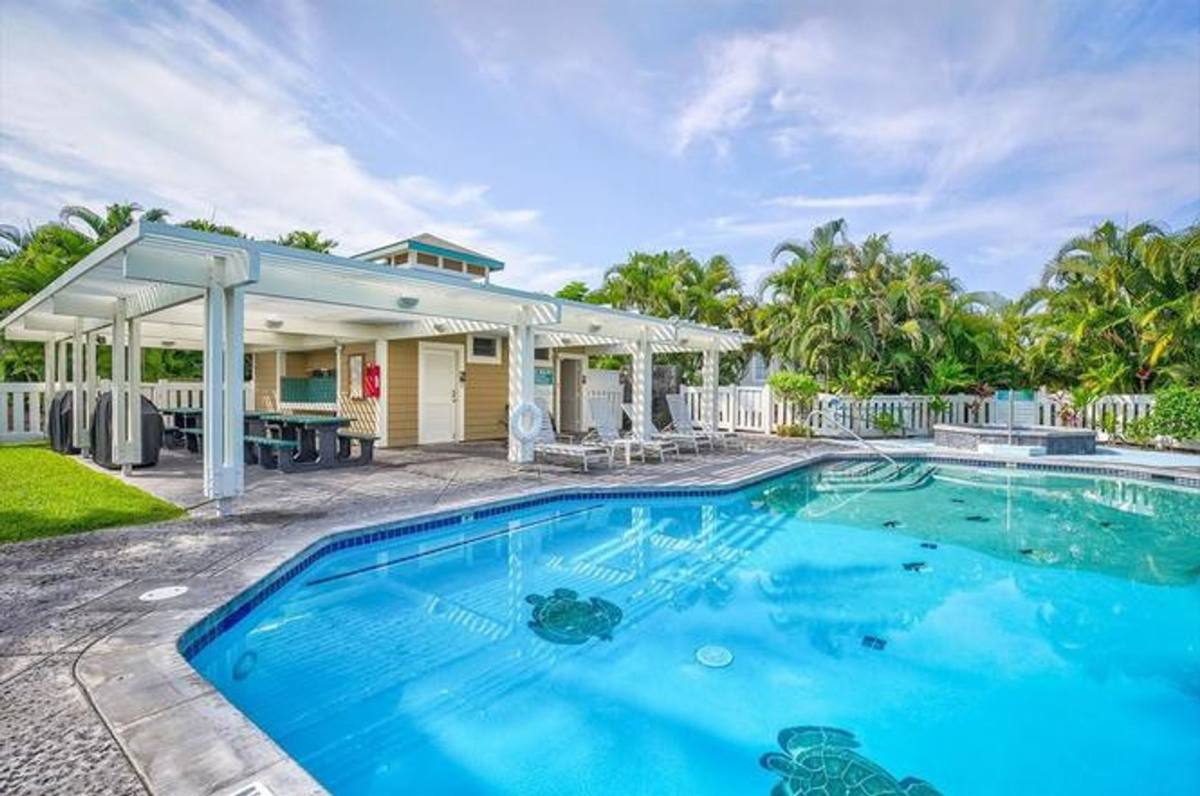 Condo for rent at 75-6081 Alii Dr, Kailua Kona, HI 96740