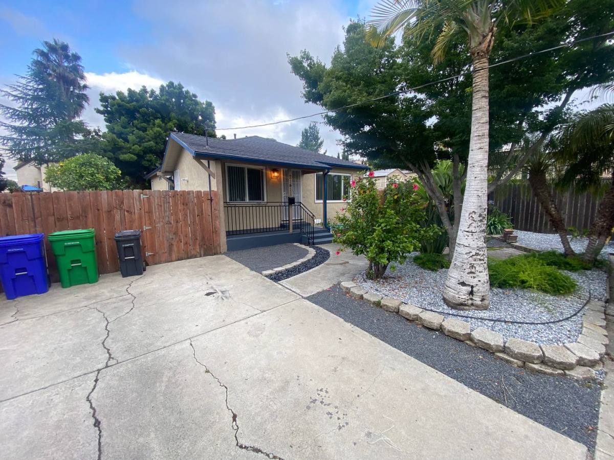 House for rent at 21411 Locust St, Hayward, CA 94541